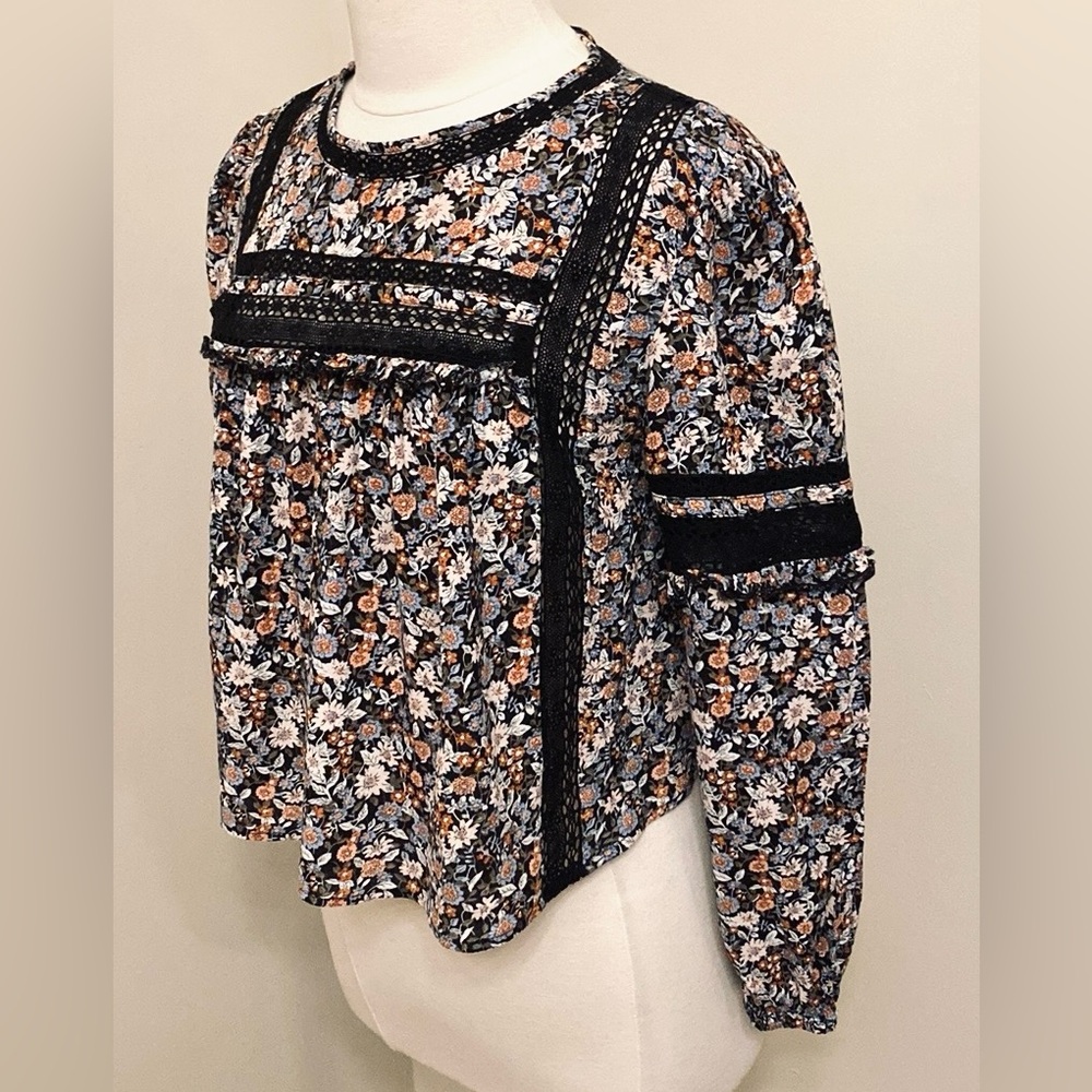 American Eagle Black Floral Crochet Trim Open Back Tie Up Babydoll Top Size M - Picture 7 of 15